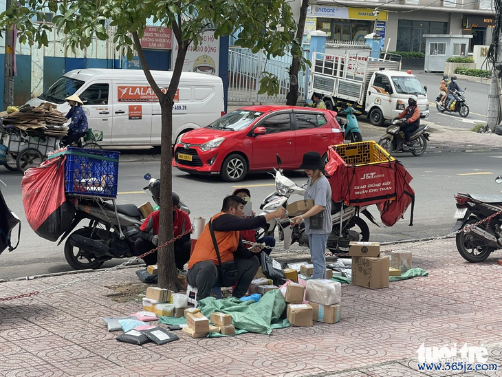 Nghề shipper， áp lực trên từng 'ngôi sao' - Ảnh 2.